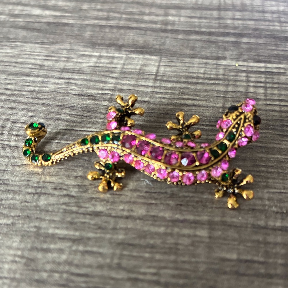 Elegant Pink and Green Lizard Brooch